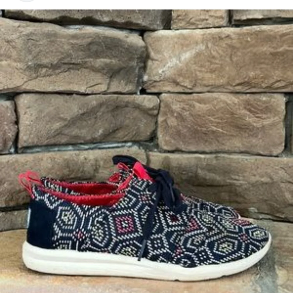 TOMS Del Rey Navy Aztec/ Textured Lace Up Sneakers shoes